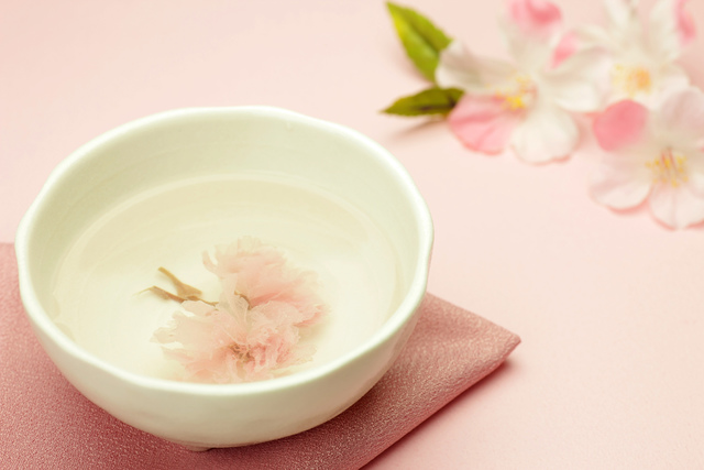 5 Cherry Blossom Sakura Teas You Need To Drink Now NOMSS.com Food Blog